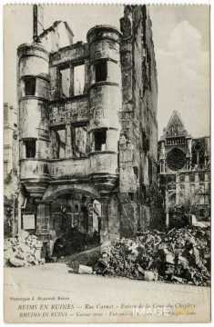 Porte de la Cour du Chapitre en ruines (Reims)